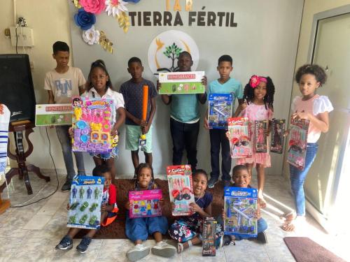 TOY DRIVE 2024 RD WEB (24)